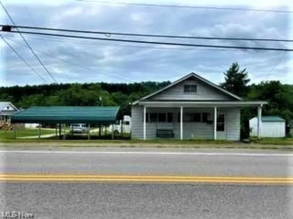 100 Ash St, Powhatan Point, OH 43942