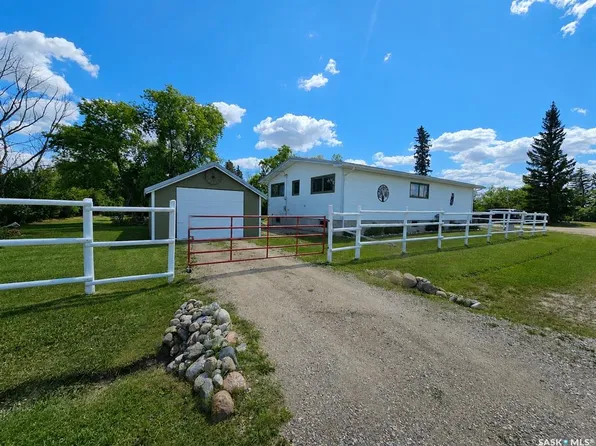 406 & 408 Mary STREET, Tramping Lake, SK S0K 4H0