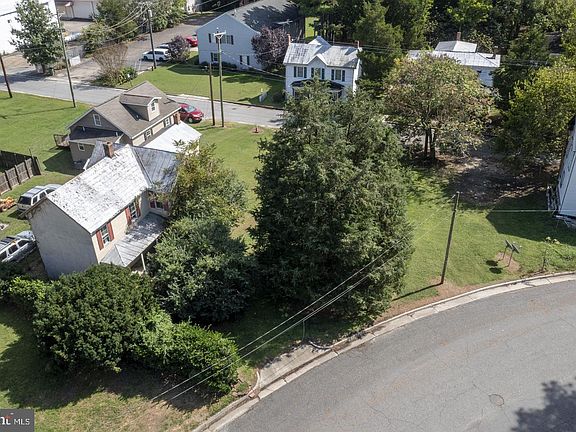 3rd image of 436 Duke St
