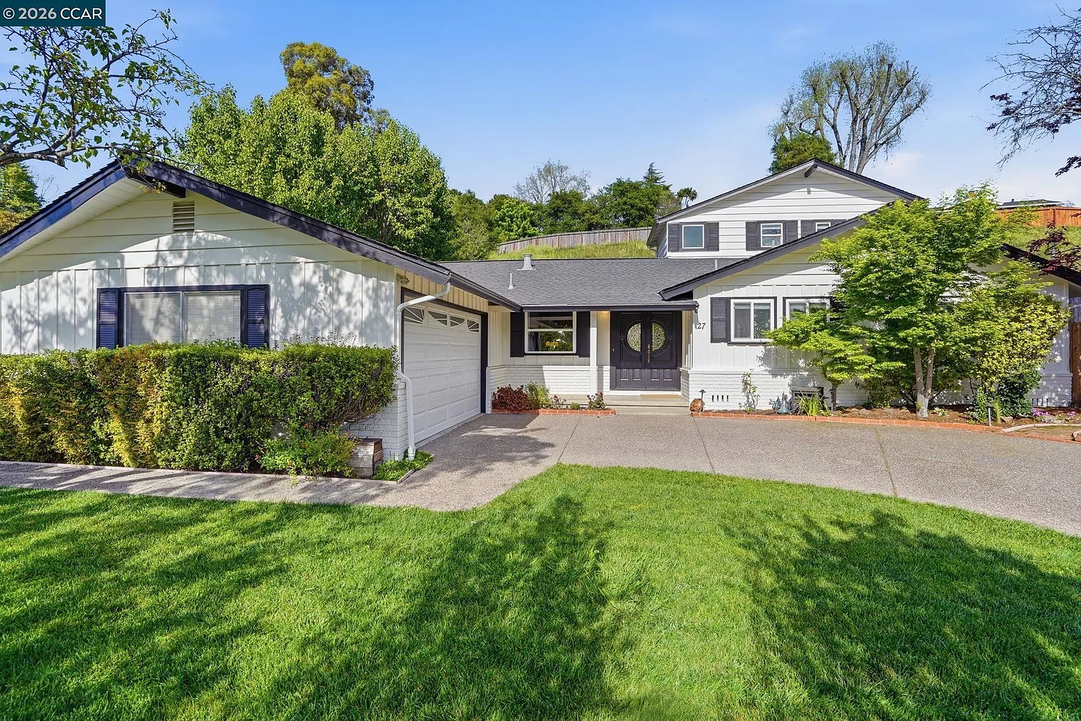 27 Whitehall Dr photo 1