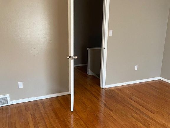3rd image of 4871 Banbury Ct APT 23