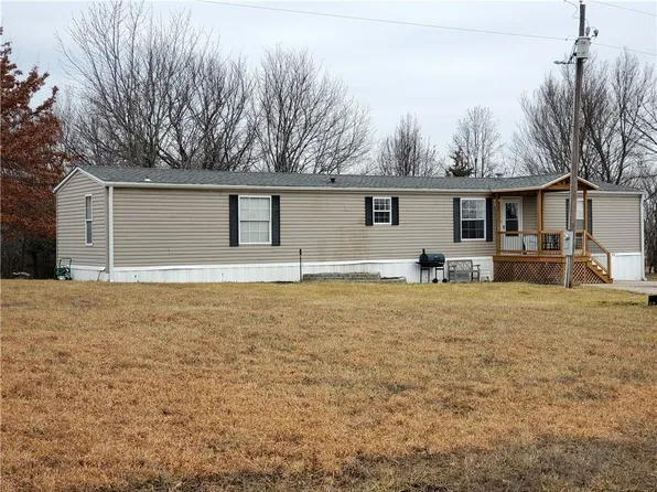 137 NW 501st Rd, Centerview, MO 64019