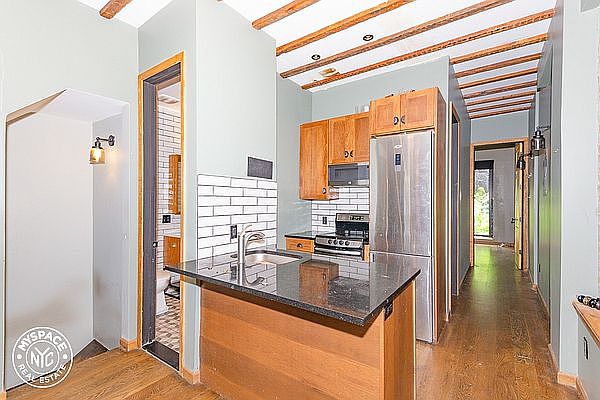 1st image of 202 Montrose Ave #4N
