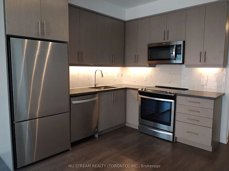 85 Oneida Cres #706 — Photo 4