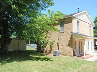 809 N 10th St, Neodesha, KS 66757