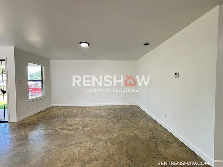 315 Glencoe Rd — Photo 2