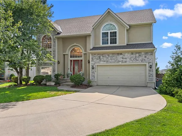 15514 S Hunter St, Olathe, KS 66062