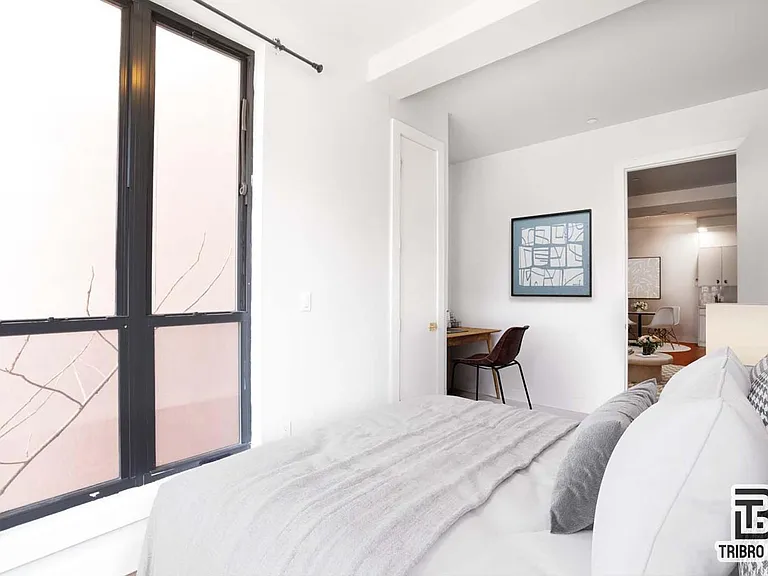 489 Washington Ave #1R — Photo 4