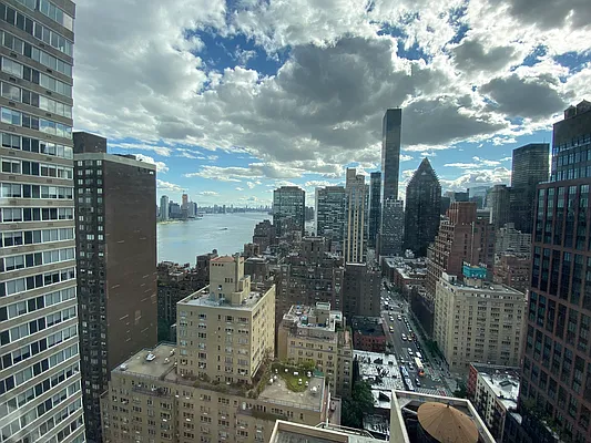 Rented by Apartment Luxe Realty Group, Inc | media 33