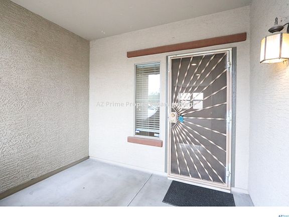 4th image of 2815 S 74th Dr