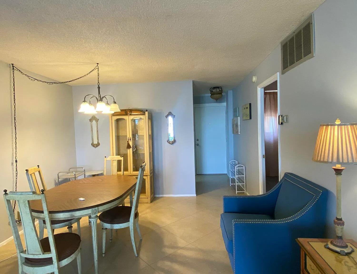 1 bed, 1.5 bath, 814 sqft, $1,950 — Photo 4