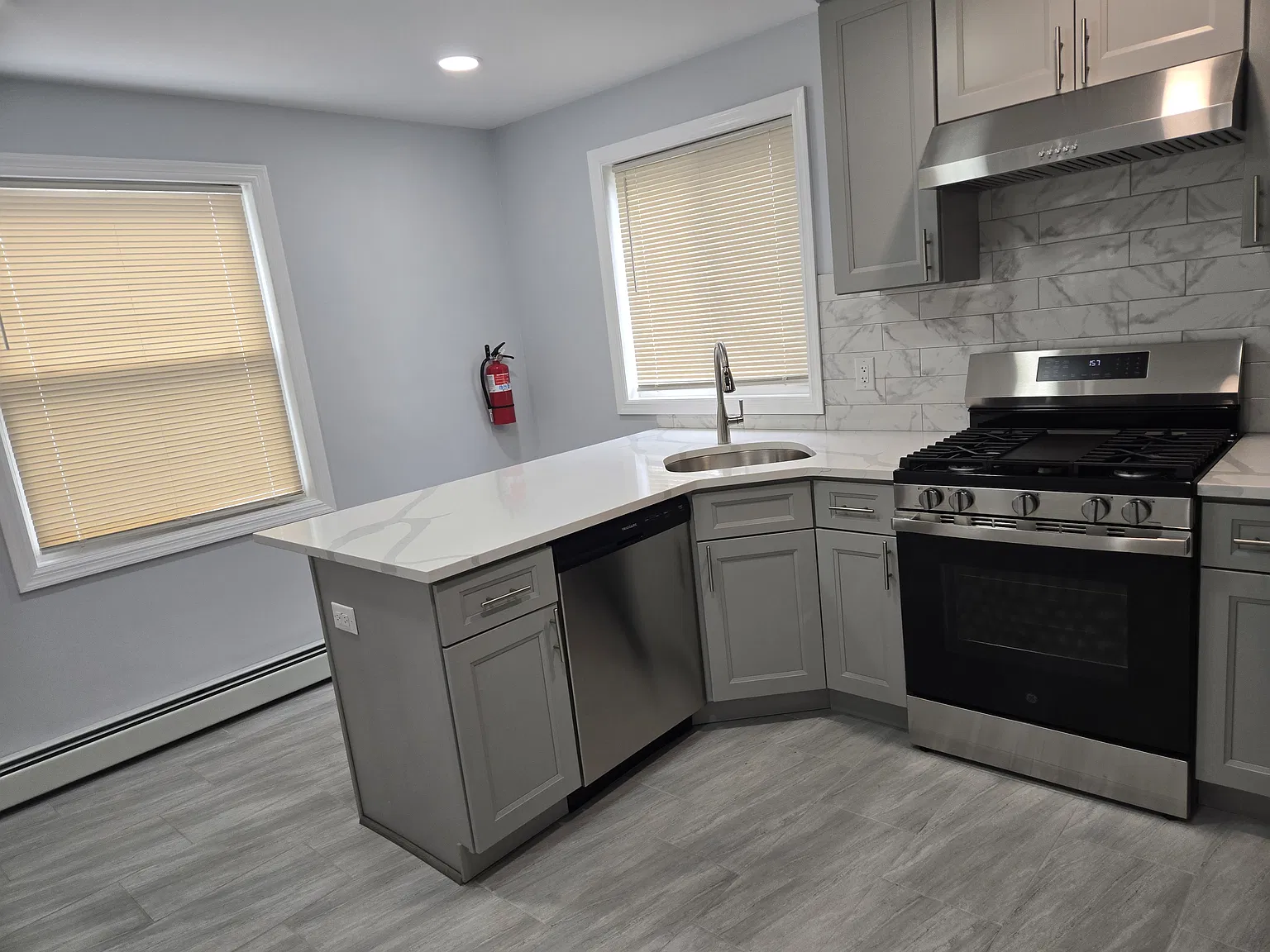 3 bed, 2.5 bath, 1200 sqft, $3,750 — Photo 1
