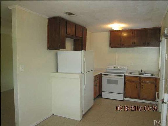 2nd image of 322 Richmond St #A
