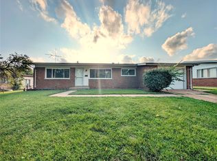 1645 Turf Ln, Florissant, MO 63033