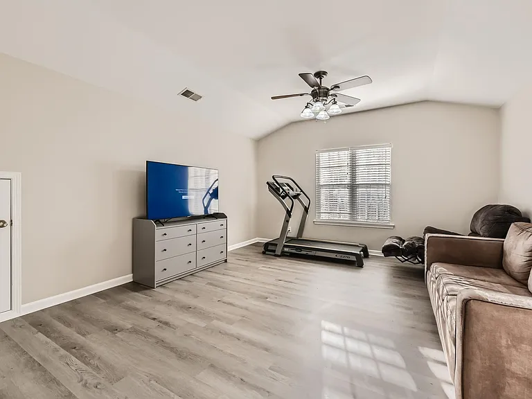 9918 Southampton Commons Dr — Photo 7