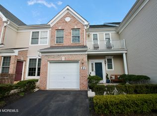 21 Fells Dr, Manalapan, NJ 07726
