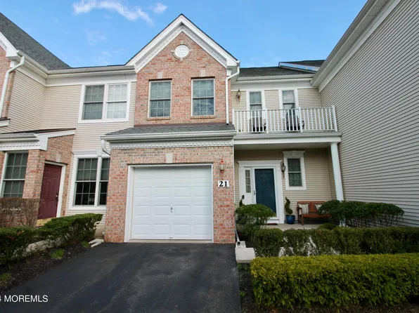 21 Fells Drive, Manalapan, NJ 07726