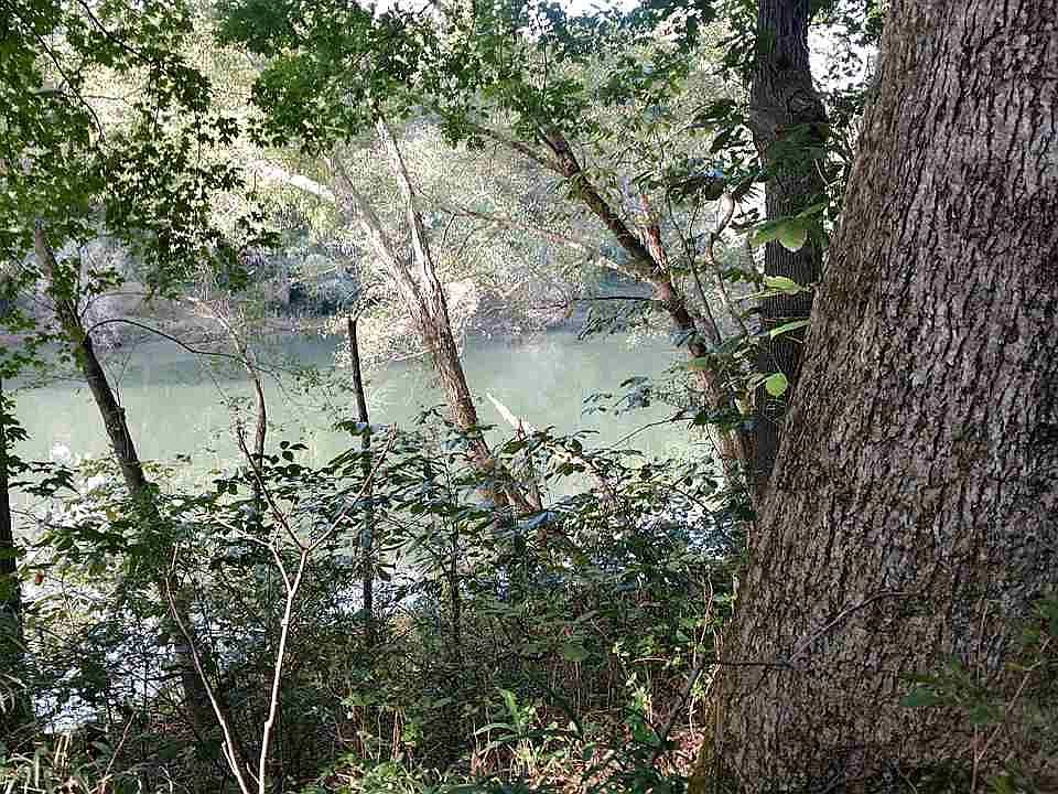 1st image of 515 River Dr