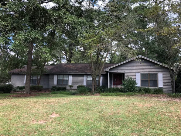 2109 Oakgrove Cir, Valdosta, GA 31602