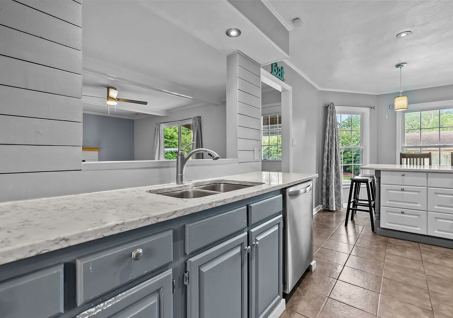Luxury Family Living with a Resort-Style Backyard in Virginia Beach — Photo 3