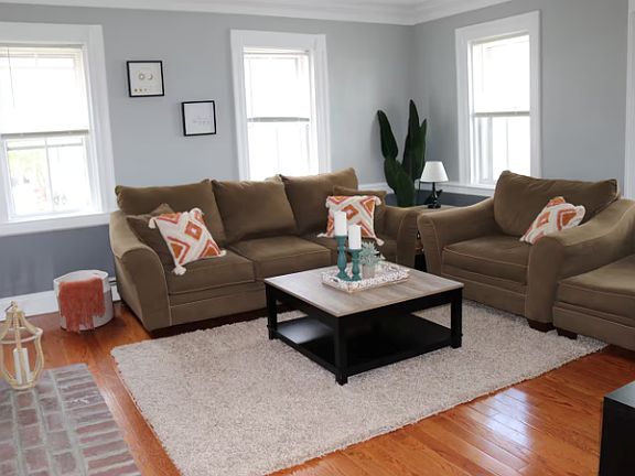 4th image of 13 Carlton St #1
