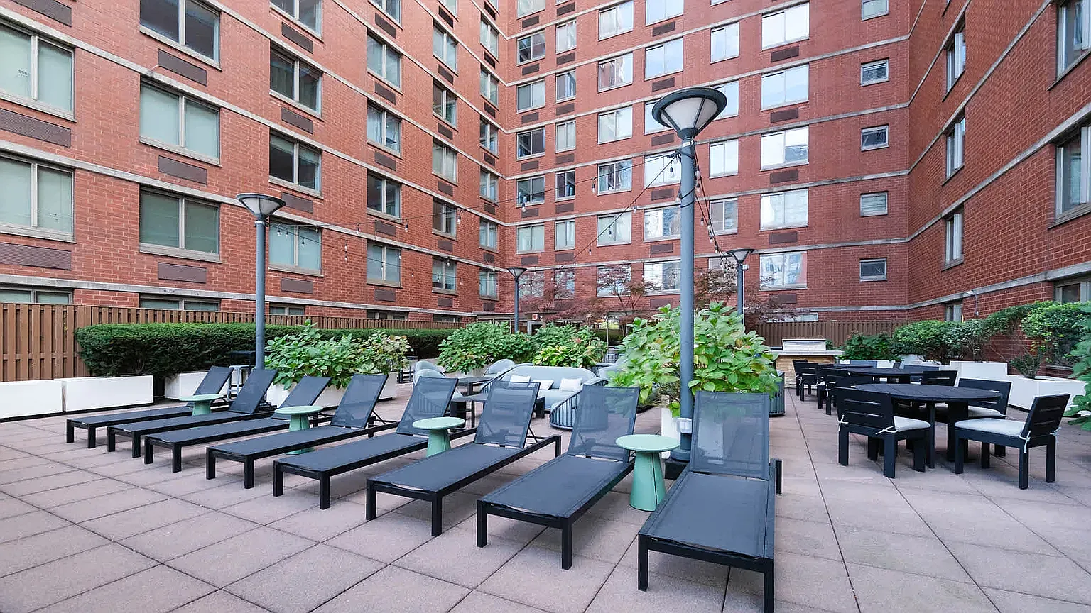 400 West 37th Street — Photo 1