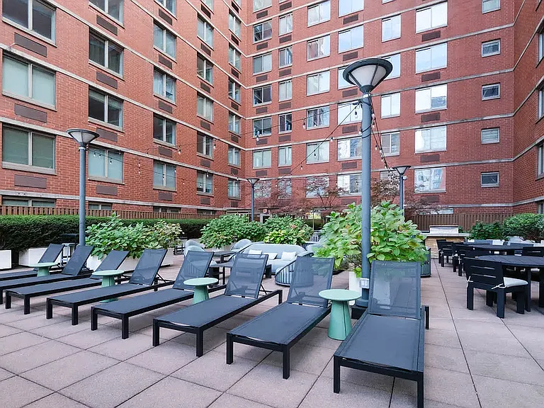 400 W 37th St #7E — Photo 1