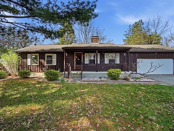3rd image of 15 Harmon Ave