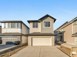 911 18th Ave NW, Edmonton, AB T6T 2N2