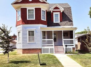1013 Garfield St, Holdrege, NE 68949