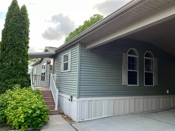 1661-269 Old Country Road, Riverhead, NY 11901