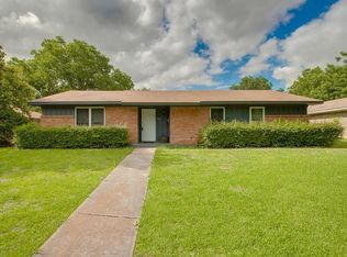 813 Poinsettia Dr, Lancaster, TX 75146