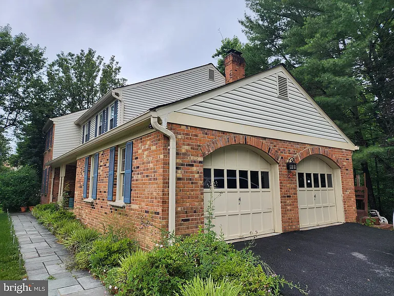 2026 Westwood Forest Dr — Photo 2