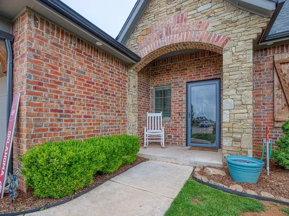 1211 Hanna Ln, Kingfisher, OK 73750