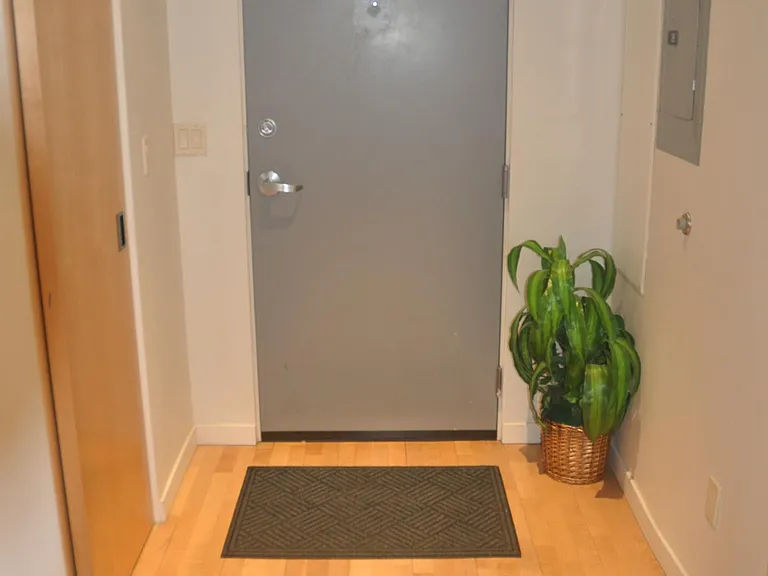 231 Robinson St #R-330 — Photo 19