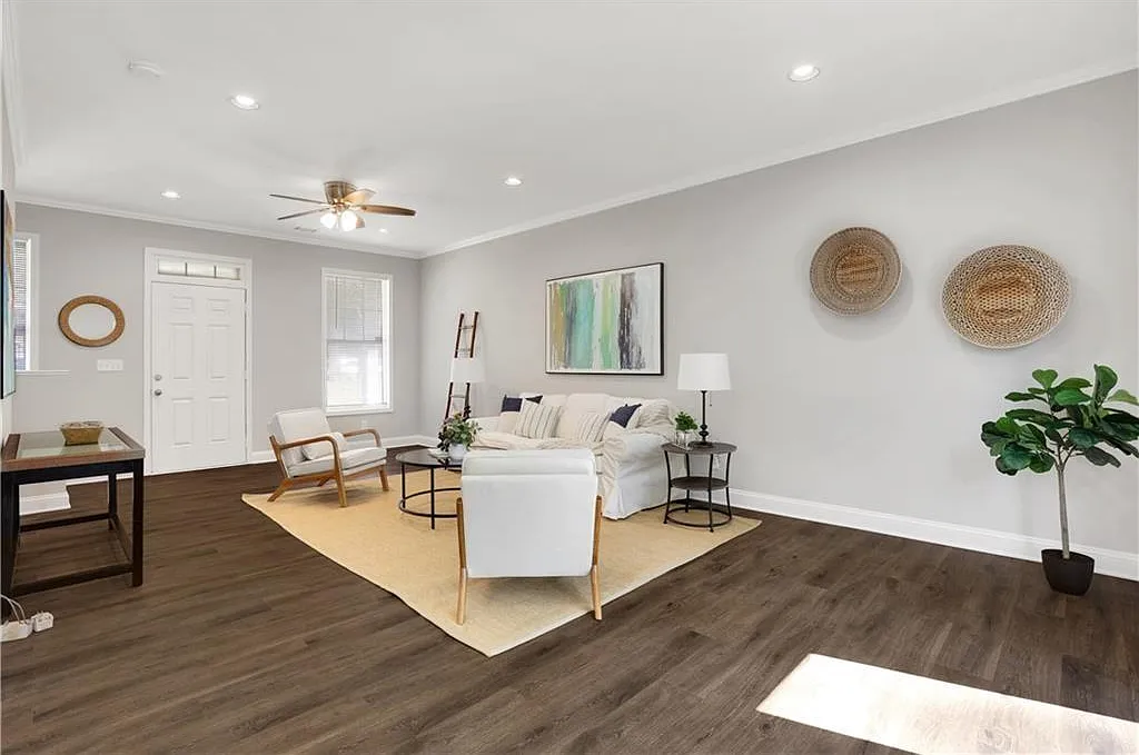 6 bed, 2.5 bath, 2270 sqft, $5,000 — Photo 4