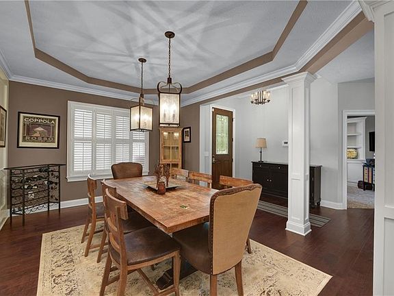 5th image of 1898 Bur Oak Dr