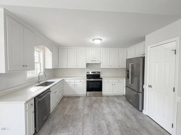 2nd image of 299 Greenleaf Rd