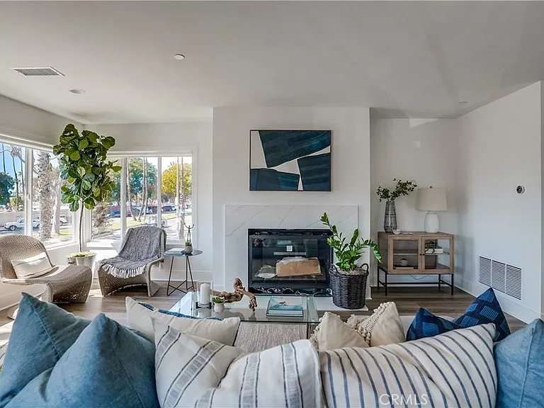 4603 E Ocean Blvd — Photo 5