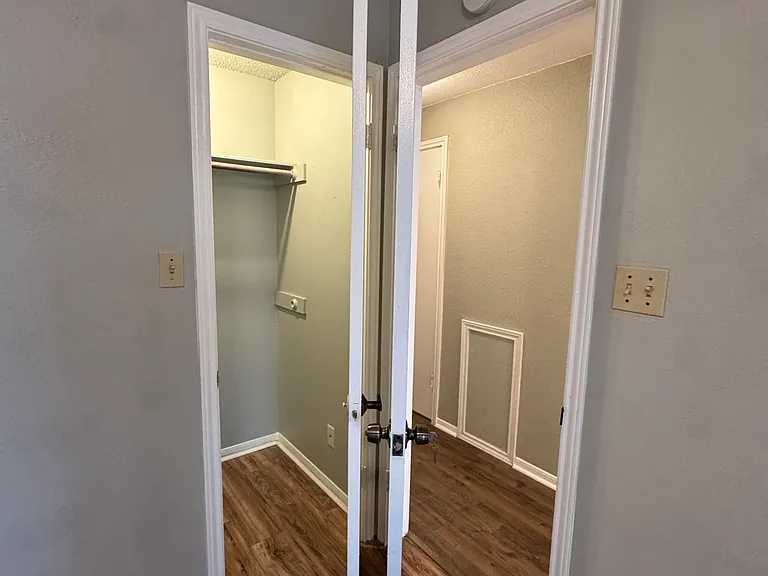 203 E 31st St #204 — Photo 22