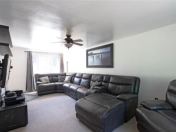 3rd image of 6425 Union Ave