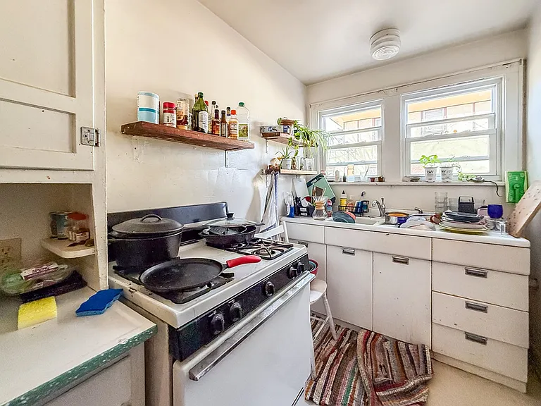 407 W Green St #2 — Photo 6