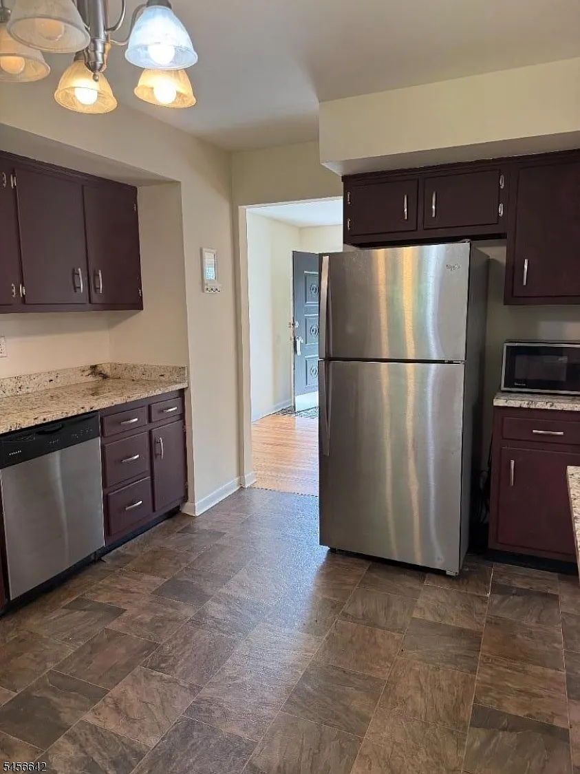 3 bed, 2.0 bath, $4,250 — Photo 4