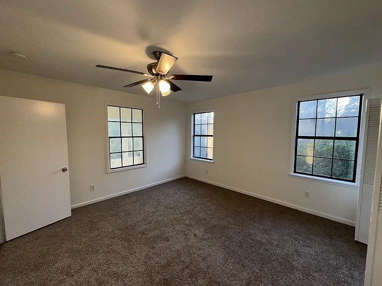 3147 Shirley Dr — Photo 18