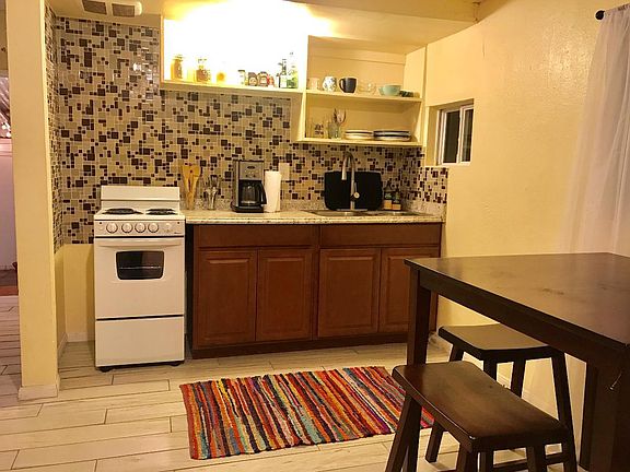 3rd image of 712 N Ditmar St #712