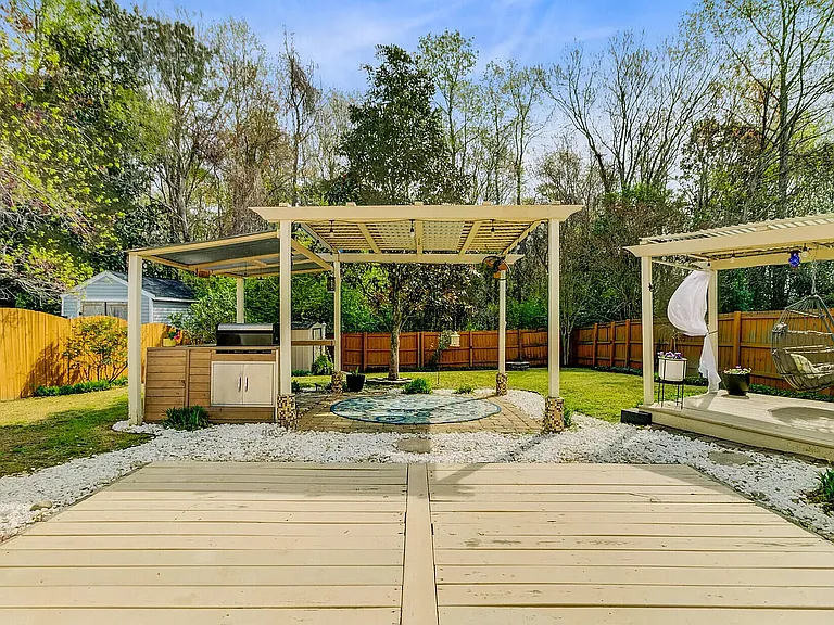 236 Emerald Isle Dr — Photo 29