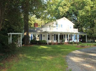 1611 W Sugar Creek Rd, Charlotte, NC 28262