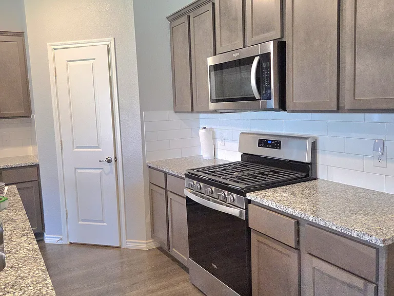 1105 Maverick Way — Photo 8