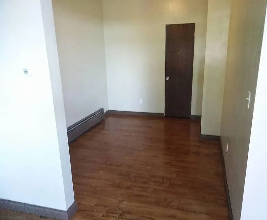 3893 Bigelow Boulevard — Photo 1