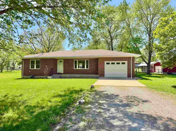 111 Garrettson St, Burlington, KS 66839